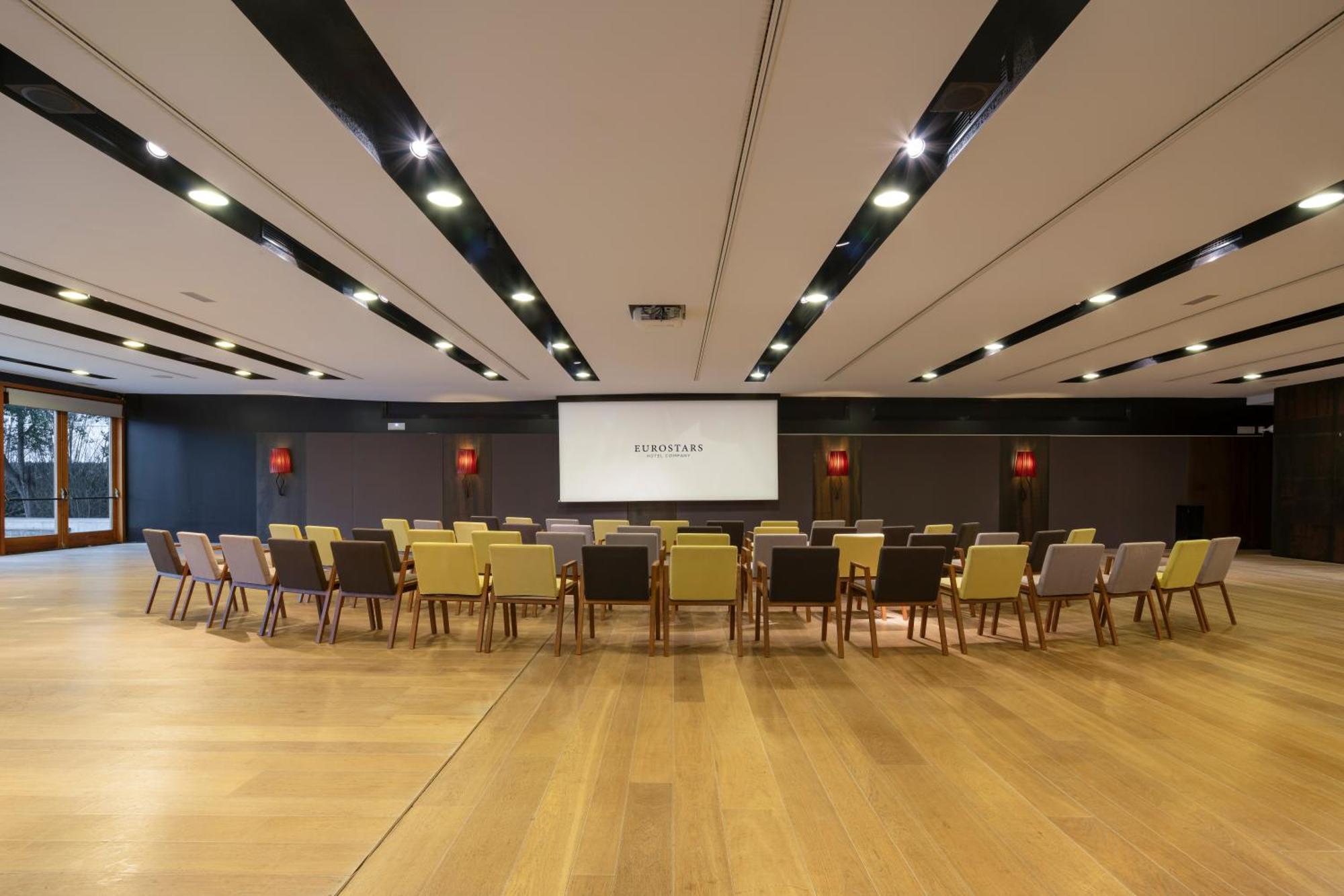 Eurostars Pamplona Hotel Buitenkant foto