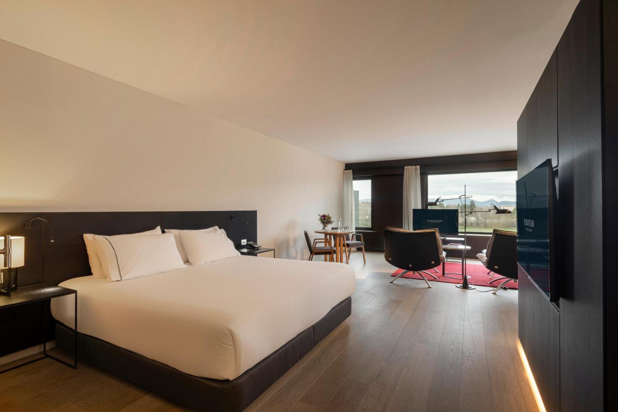 Eurostars Pamplona Hotel Buitenkant foto