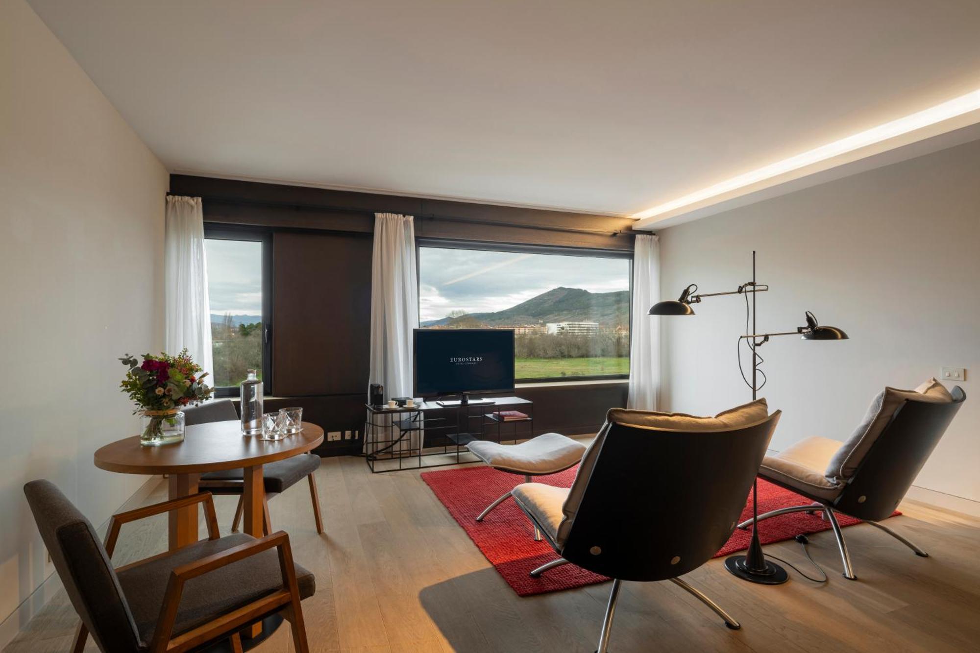 Eurostars Pamplona Hotel Buitenkant foto