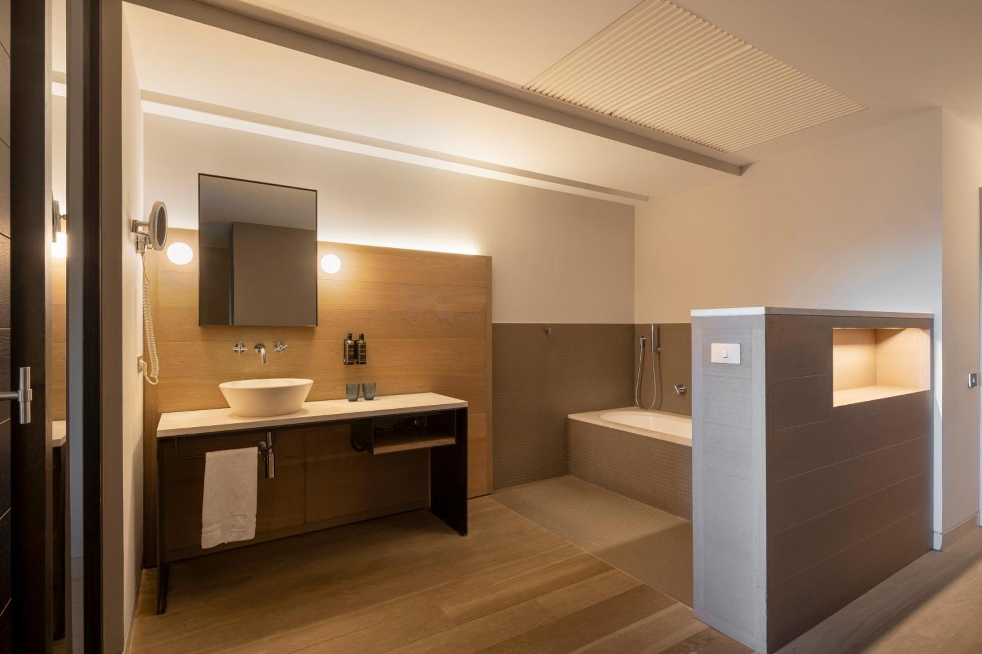 Eurostars Pamplona Hotel Buitenkant foto