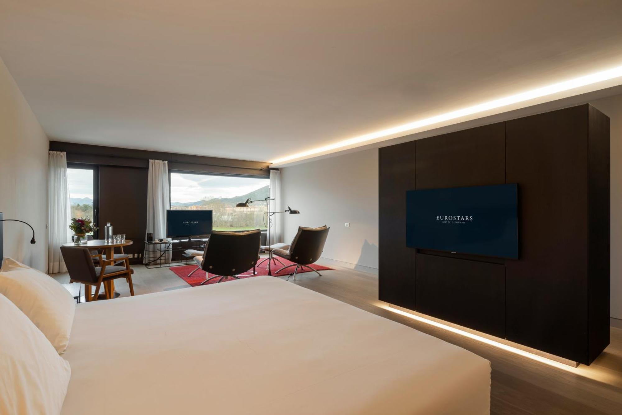 Eurostars Pamplona Hotel Buitenkant foto