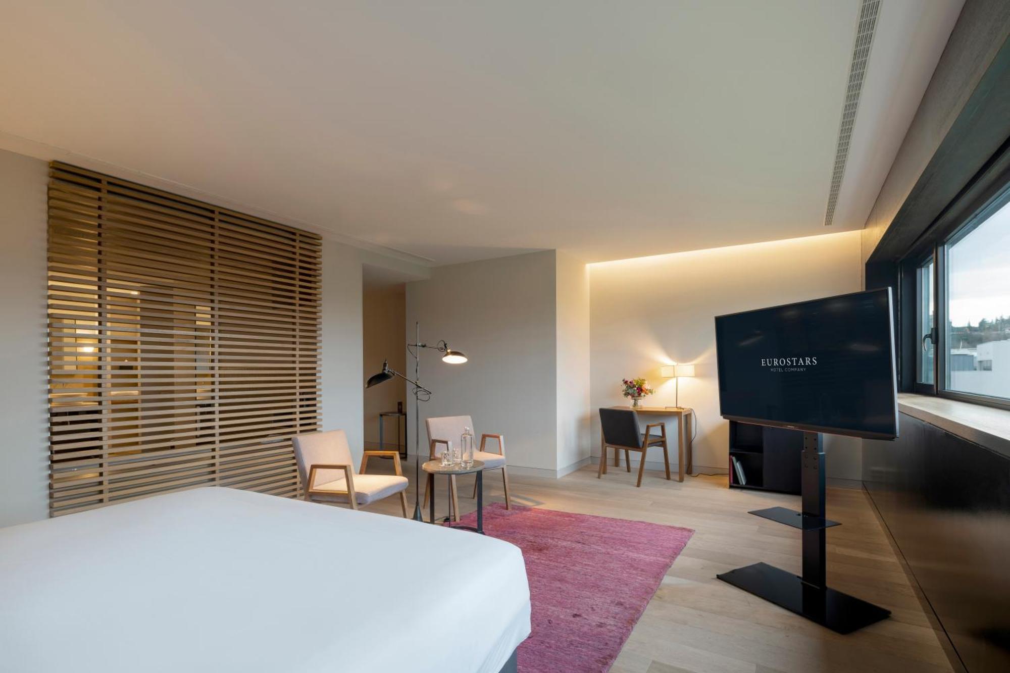 Eurostars Pamplona Hotel Buitenkant foto